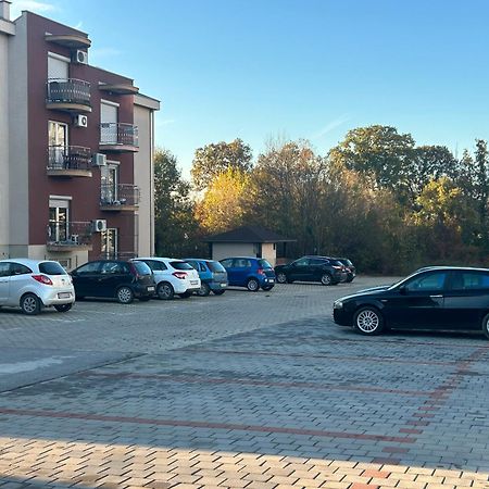 Imperia Apartments Vrnjacka Banja Luaran gambar